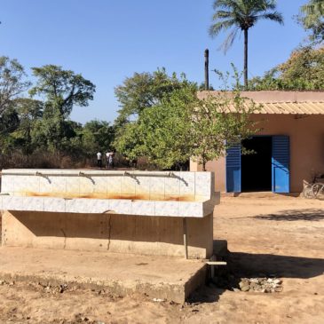 Un bâtiment sanitaire pour l’école élémentaire de Laty